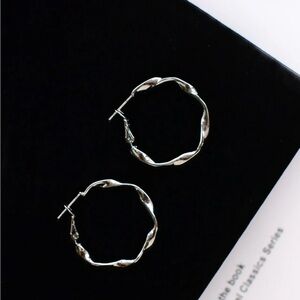Wavy Earrings 925 Silver